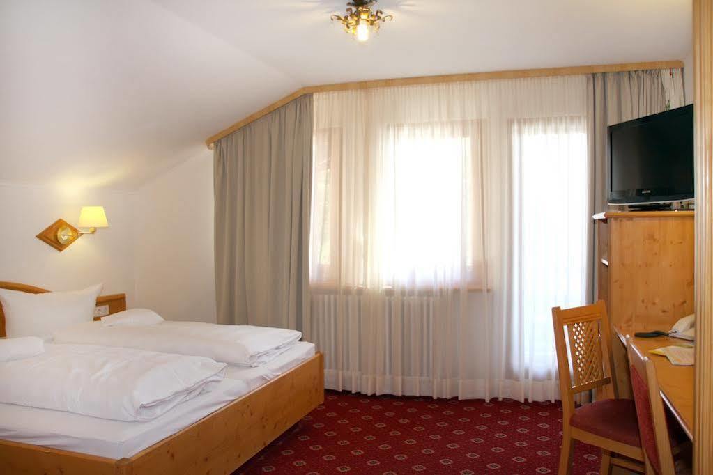 Hotel Schoene Aussicht Горнберґ Екстер'єр фото